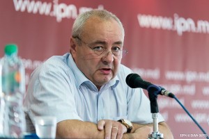 Foto conferinta 4 iunie 2013